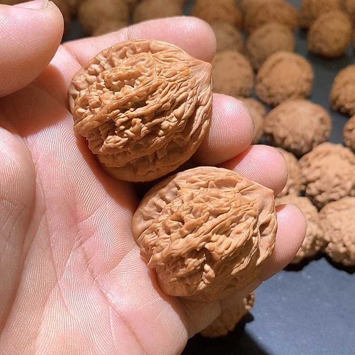 文玩核桃吊坠小*哥山虎