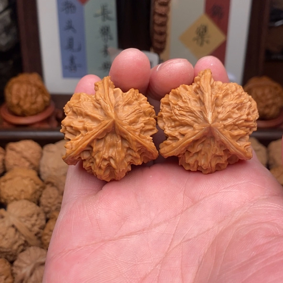 文玩核桃吊坠盘山三棱