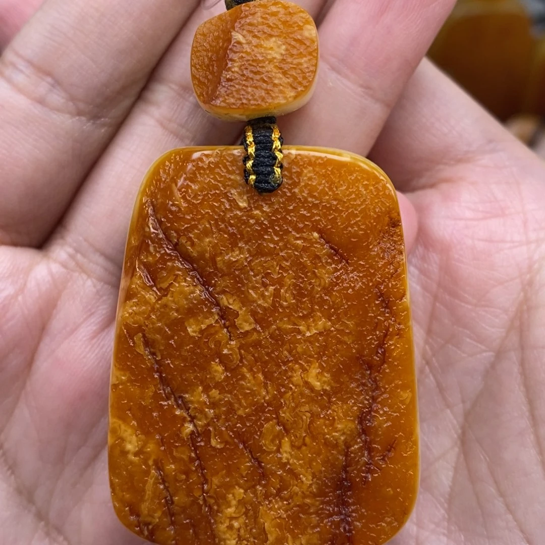 未镶嵌琥珀珠宝奇石