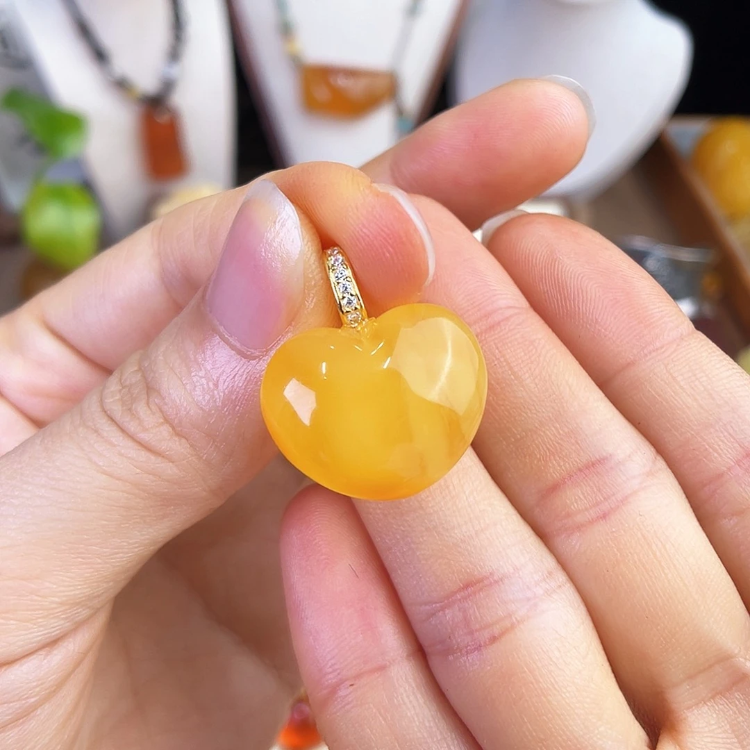 未镶嵌琥珀珠宝奇石