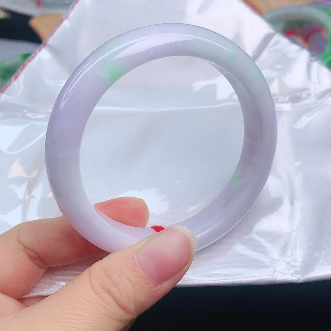 翡翠手镯未镶嵌8409cvvbb