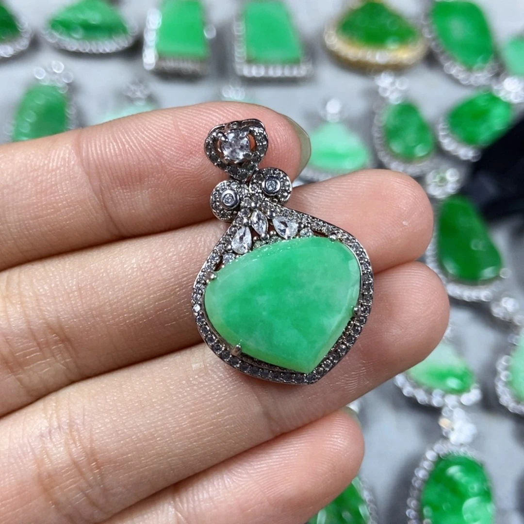 颈饰未镶嵌翡翠爱心