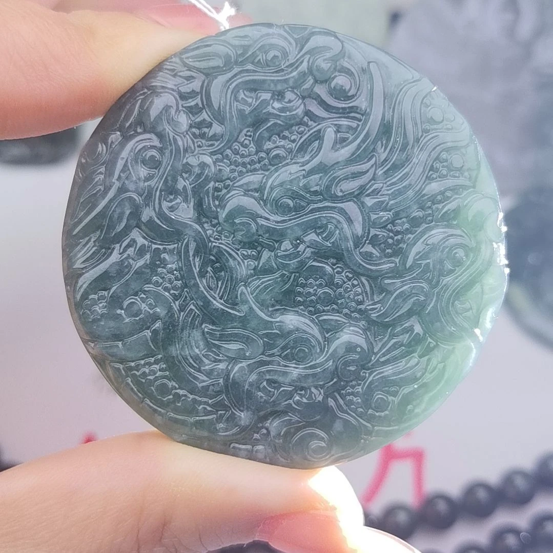 翡翠颈饰未镶嵌天然的A货翡翠多样性发货