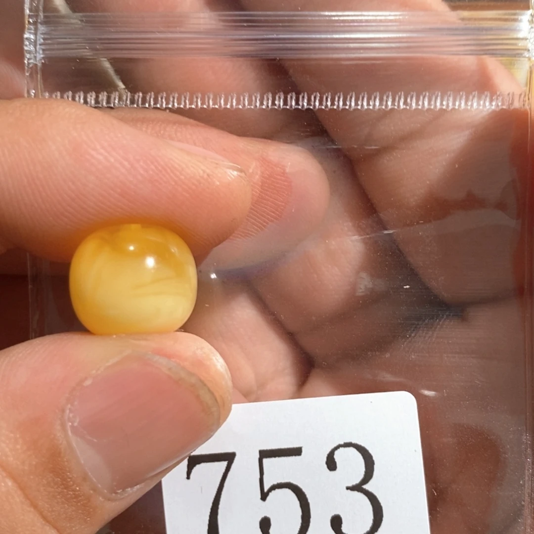 未镶嵌琥珀珠宝奇石753