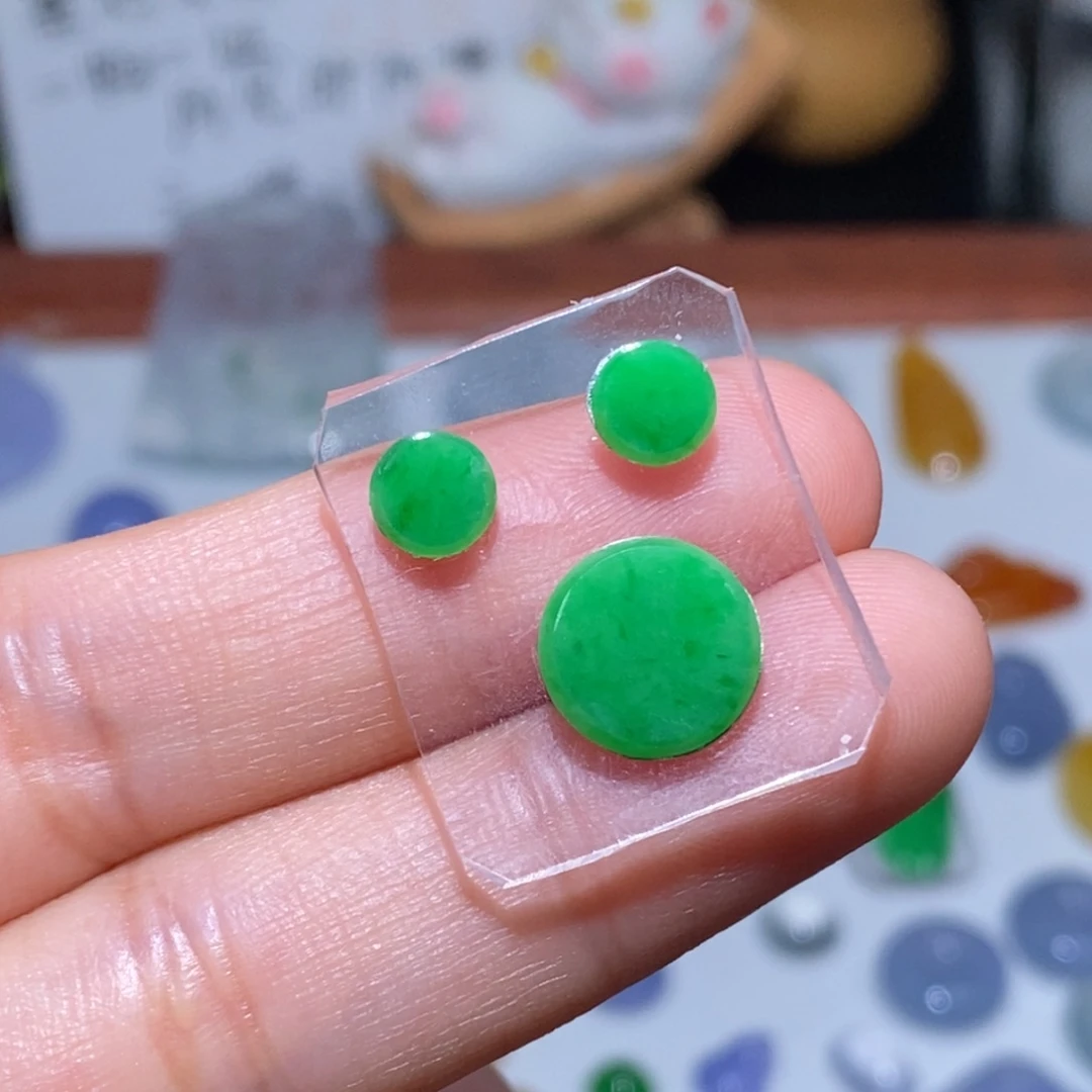 定制翡翠未镶嵌翡翠