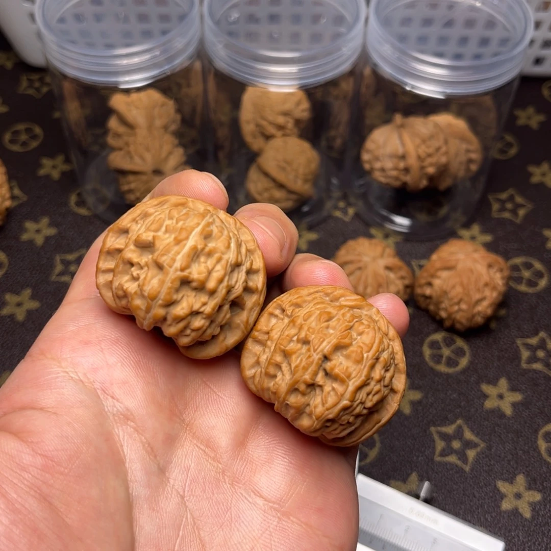 把件文玩核桃全品白狮子 40