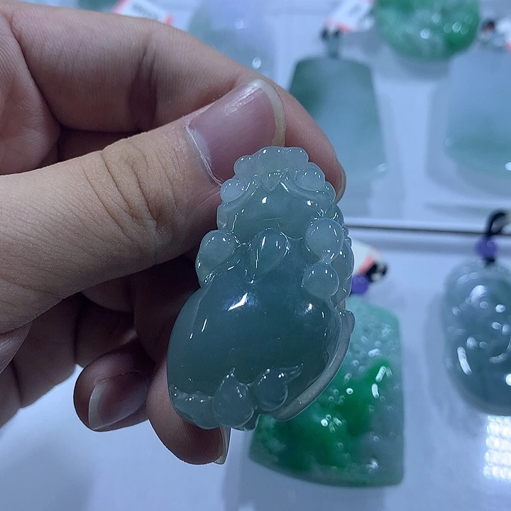 翡翠未镶嵌颈饰天然翡翠A货吊坠