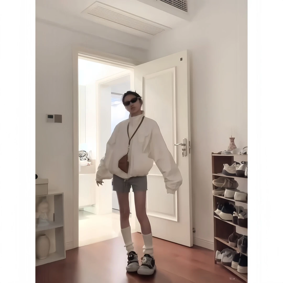 短款冲锋衣外套女设计感抽绳夹克防晒外套百搭高级感气质短裤套装