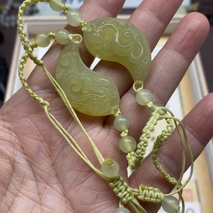 未镶嵌蛇纹石玉颈饰?***?