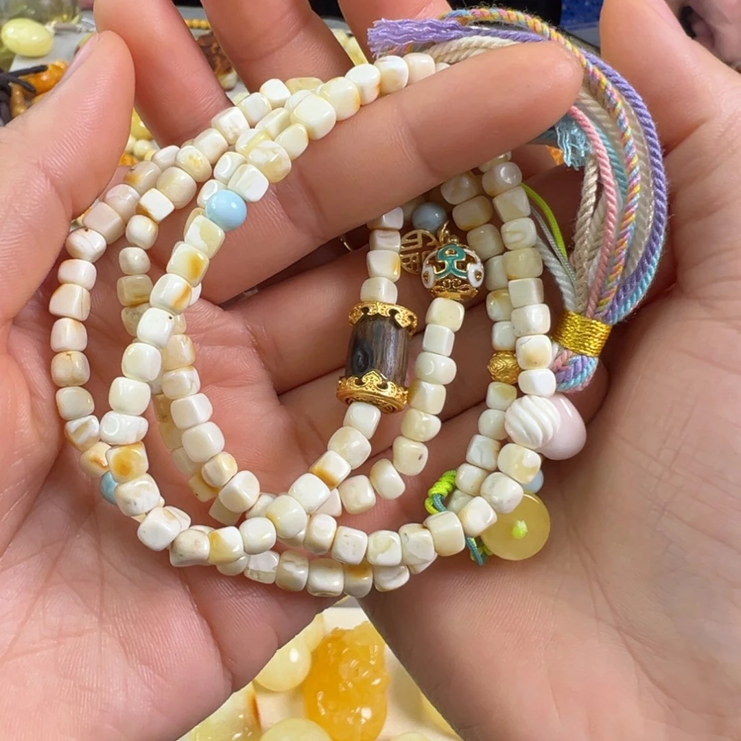 琥珀裸石未镶嵌蜜蜡