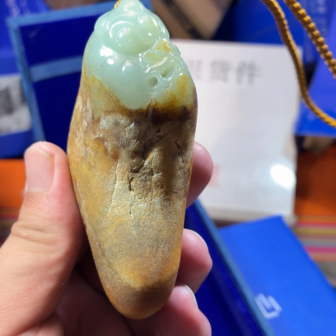 颈饰未镶嵌和田玉（糖玉）