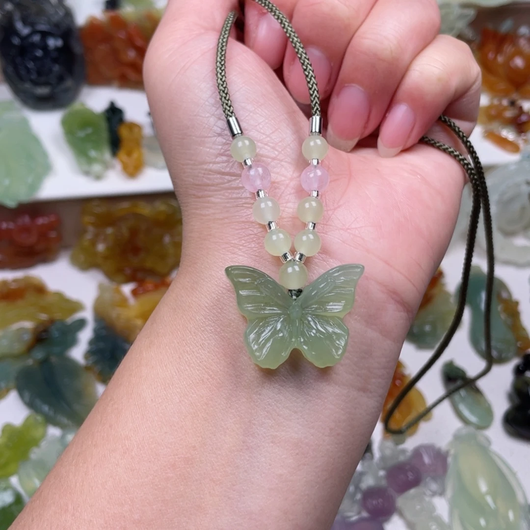 蛇纹石玉未镶嵌颈饰