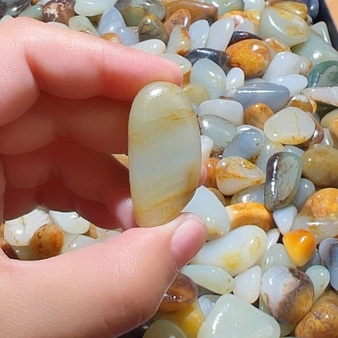 和田玉（糖玉）未镶嵌颈饰18克