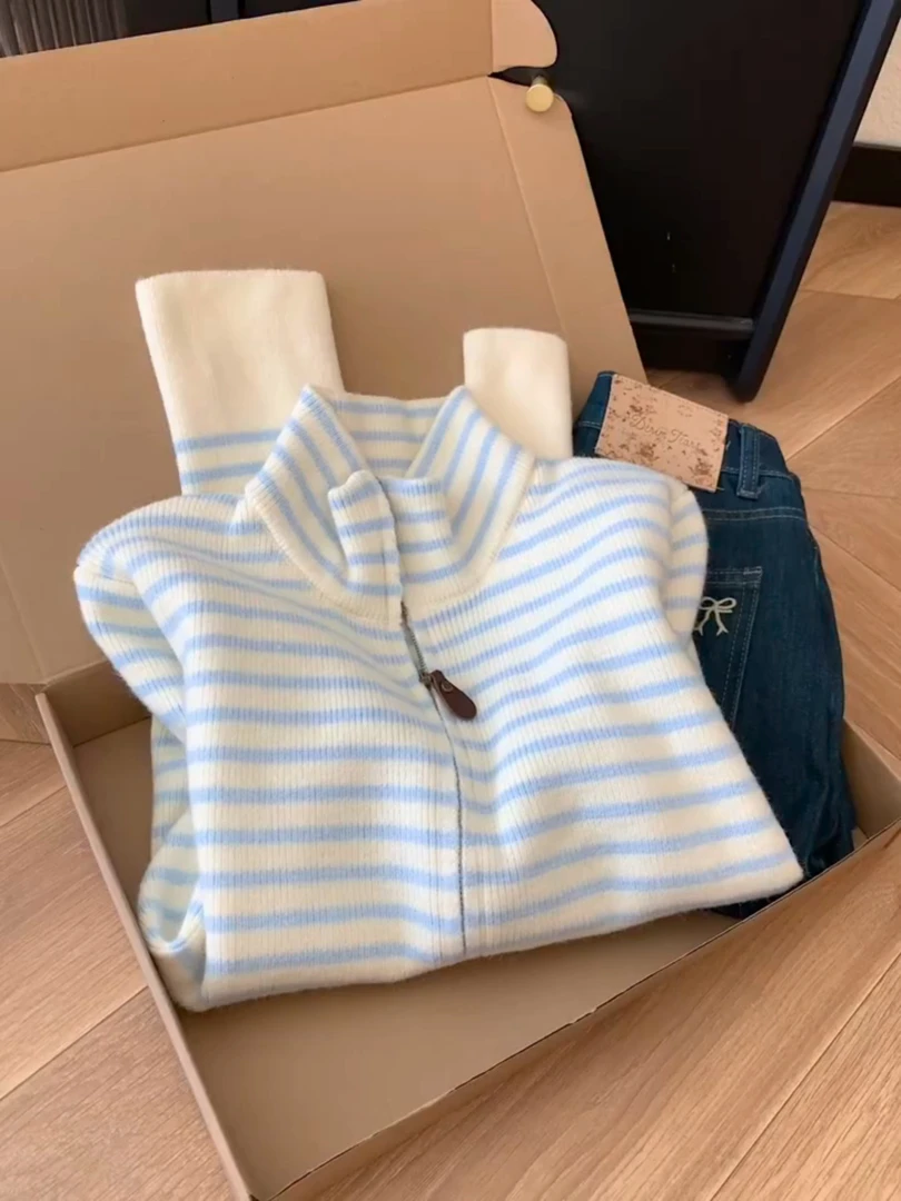 韩系设计感撞色条纹气质拉链长袖毛衣女秋季显瘦百搭chic立领上衣