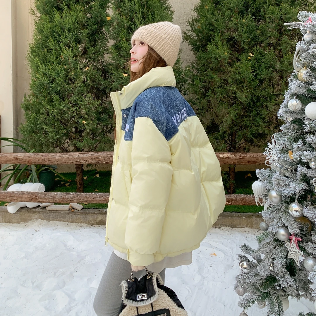 奶黄色撞色牛仔拼接立领羽绒服女2025冬装新款韩版学院风短款外套