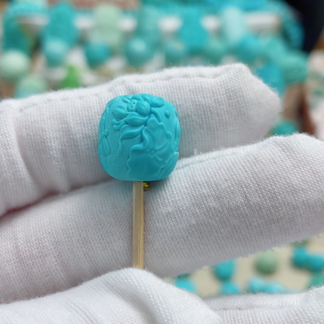 绿松石未镶嵌珠宝奇石