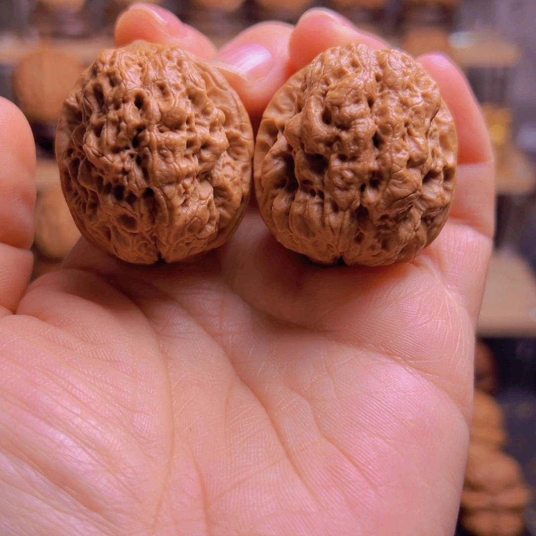 文玩核桃吊坠36w九龙疙瘩包37尺