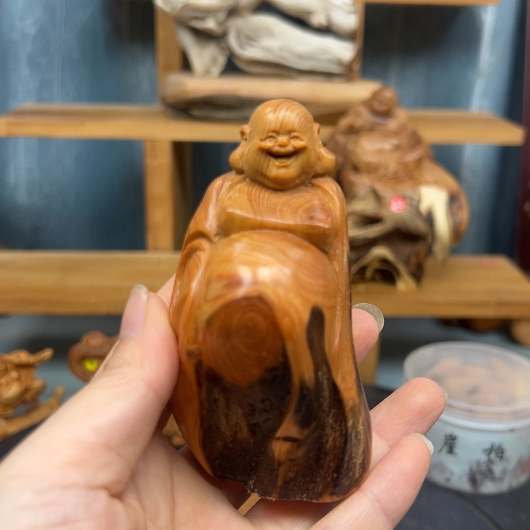 木N****湖崖柏木摆件手把件
