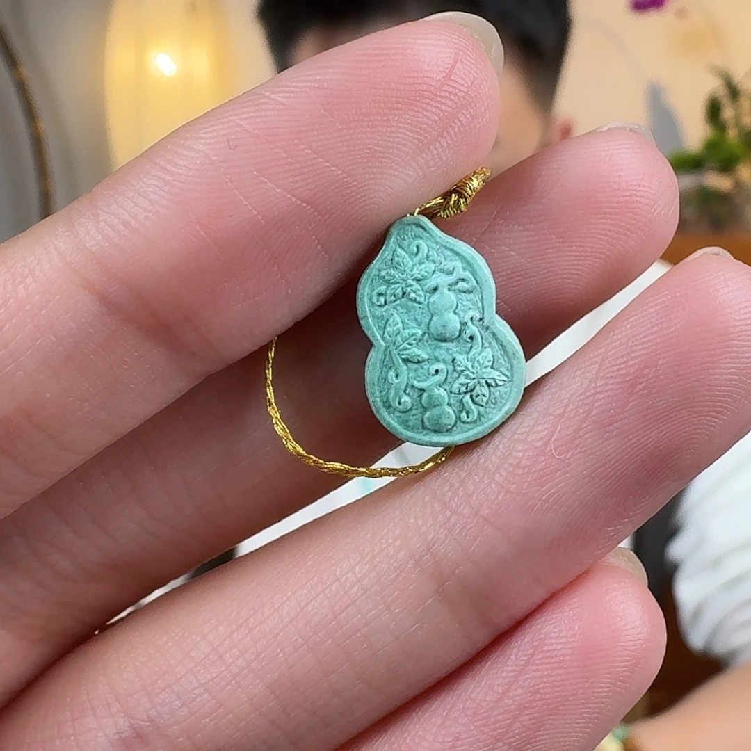 绿松石未镶嵌挂件