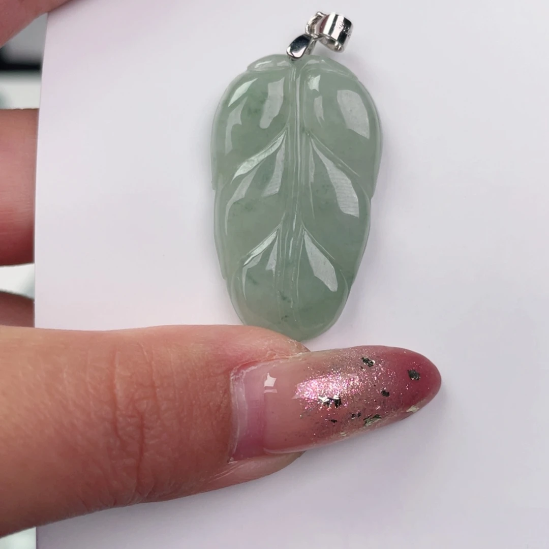 翡翠未镶嵌颈饰叶子