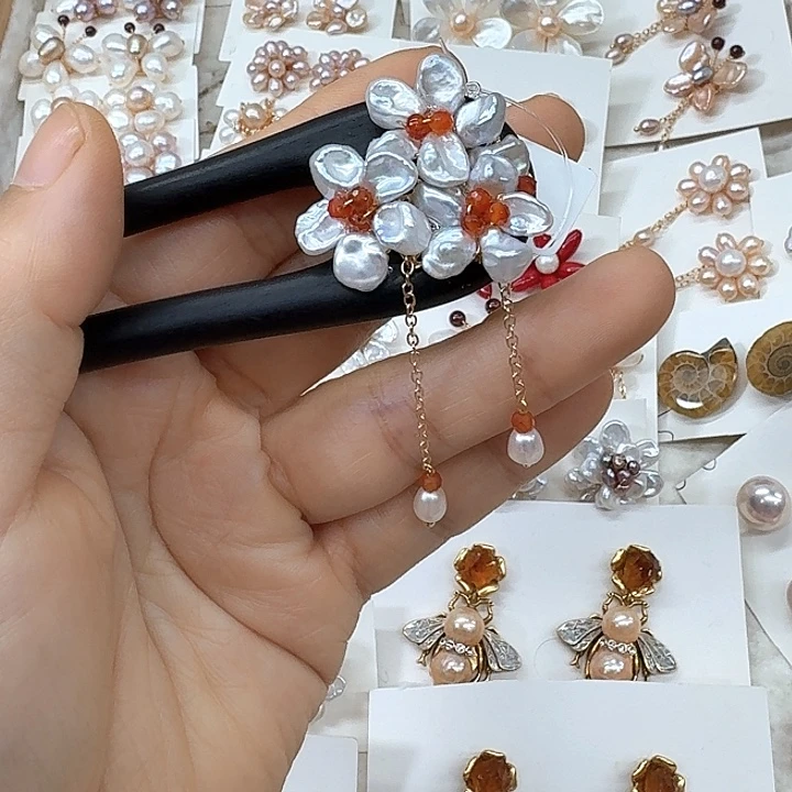 花***婉淡水珍珠未镶嵌胸饰