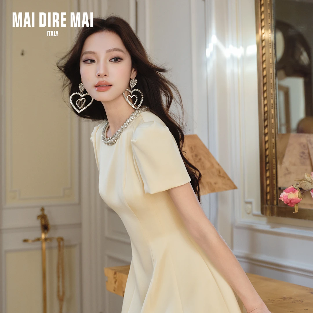 MAI DIRE MAI嫩黄色珍珠钻领收腰泡泡袖法式优雅连衣裙女2025夏秋
