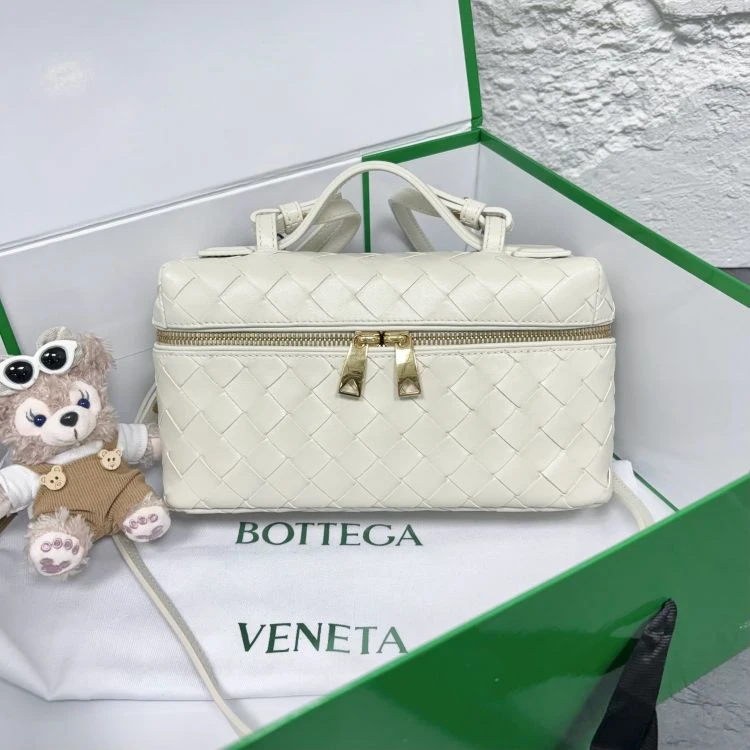 99新/葆蝶家/单肩包/C8877739503/[251231SSS]