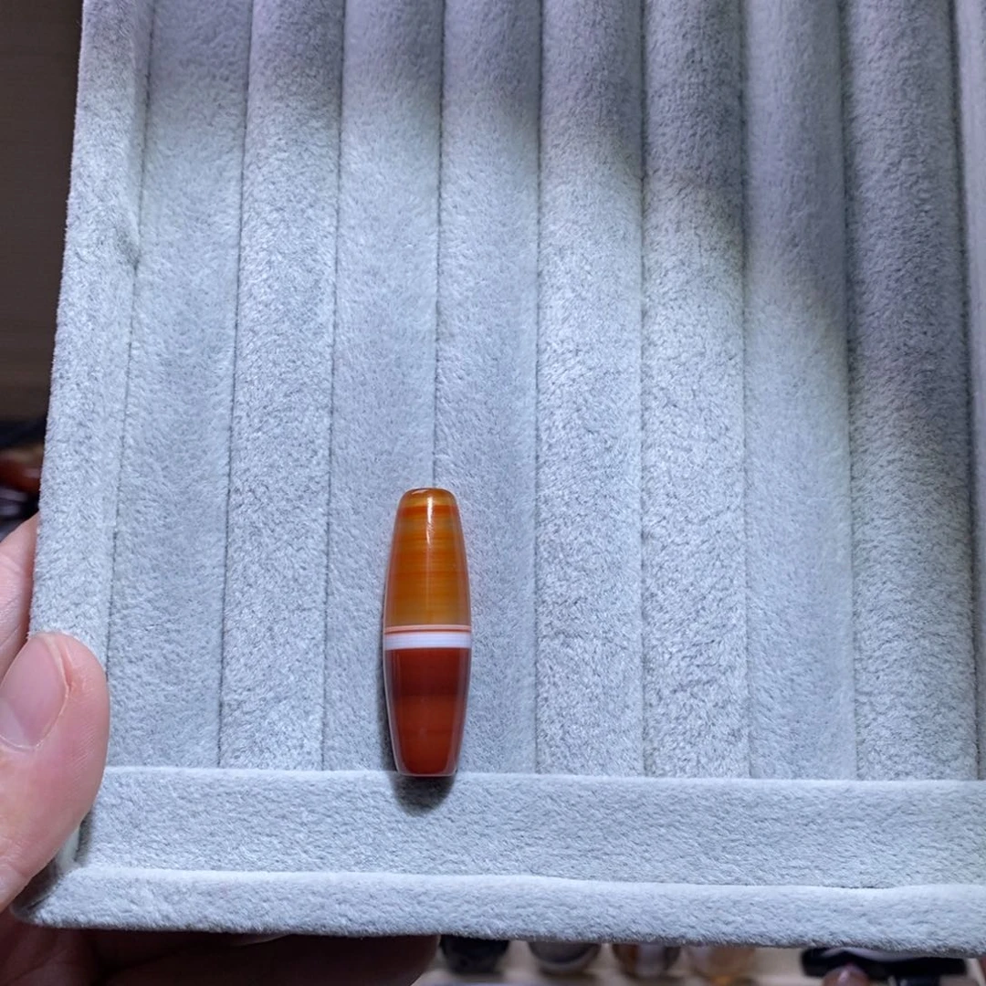 玛瑙/玉髓颈饰未镶嵌f****山