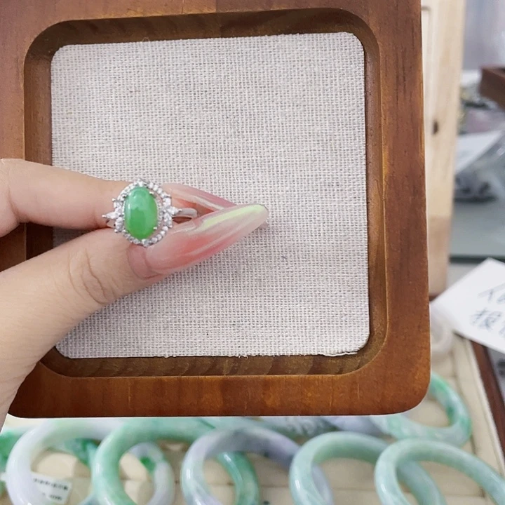 翡翠未镶嵌颈饰天然翡翠Ａ货