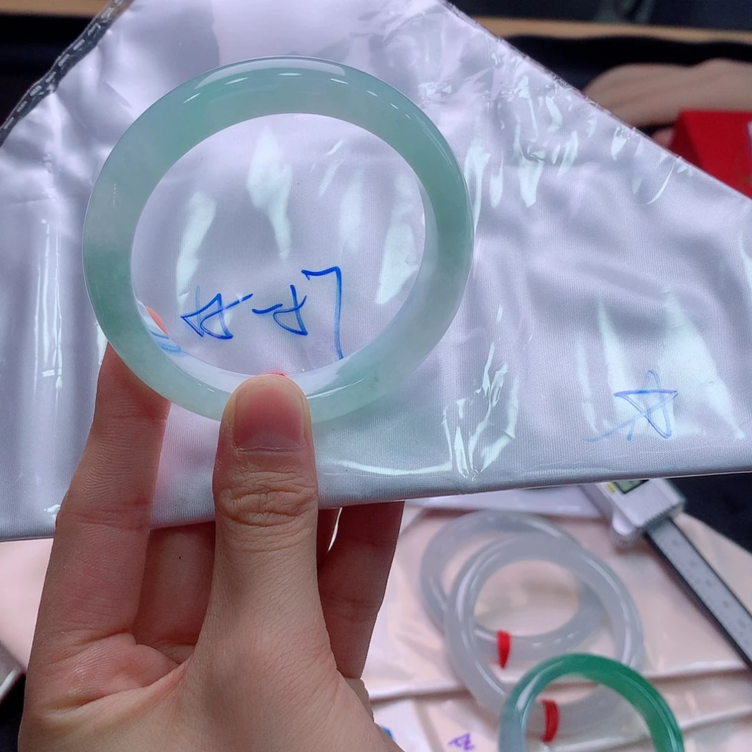 未镶嵌手镯翡翠翡翠