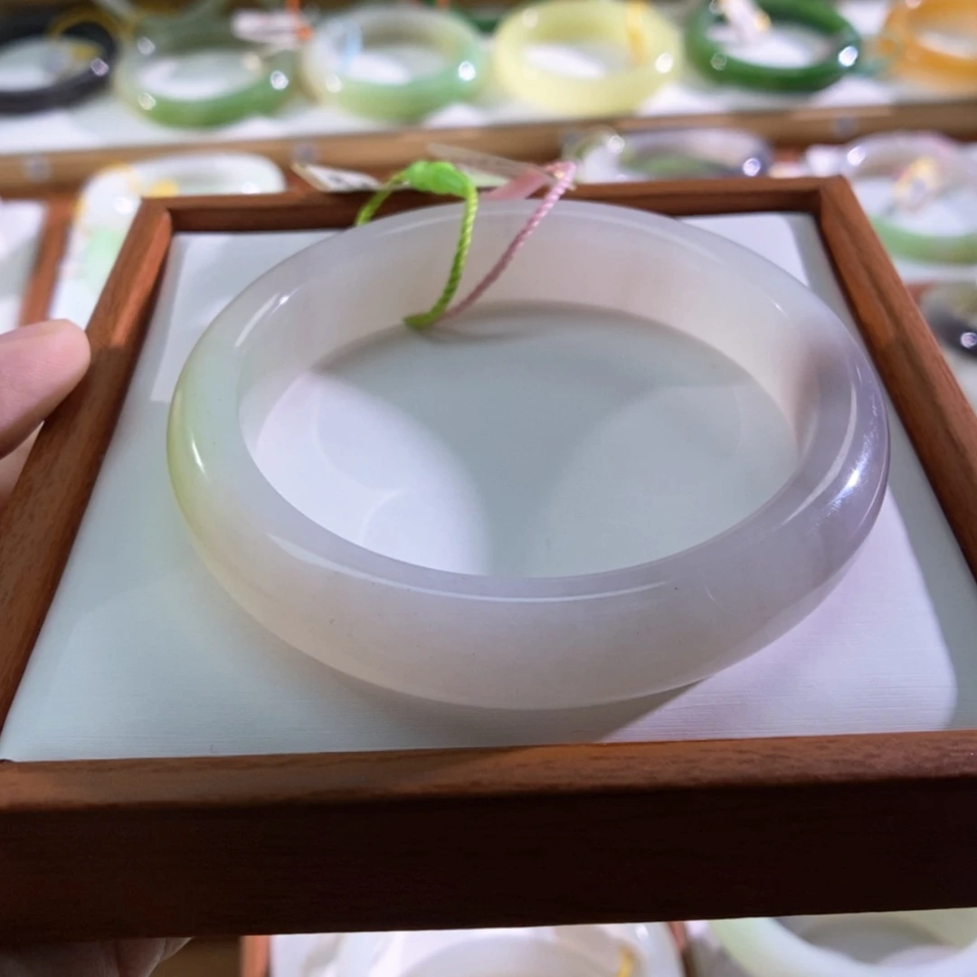 【闪购商品】未镶嵌手镯和田玉