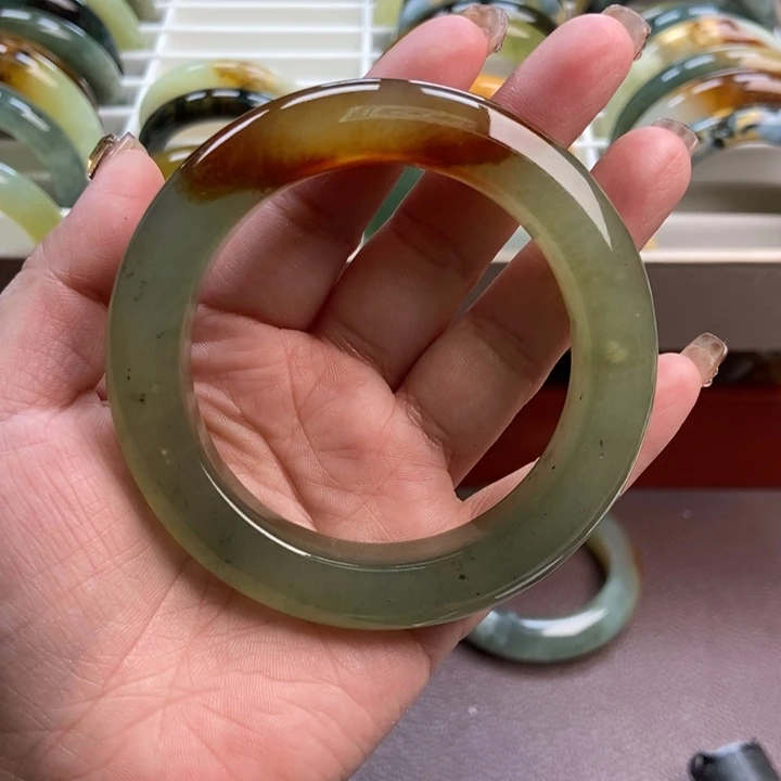 蛇纹石玉未镶嵌手镯挂件