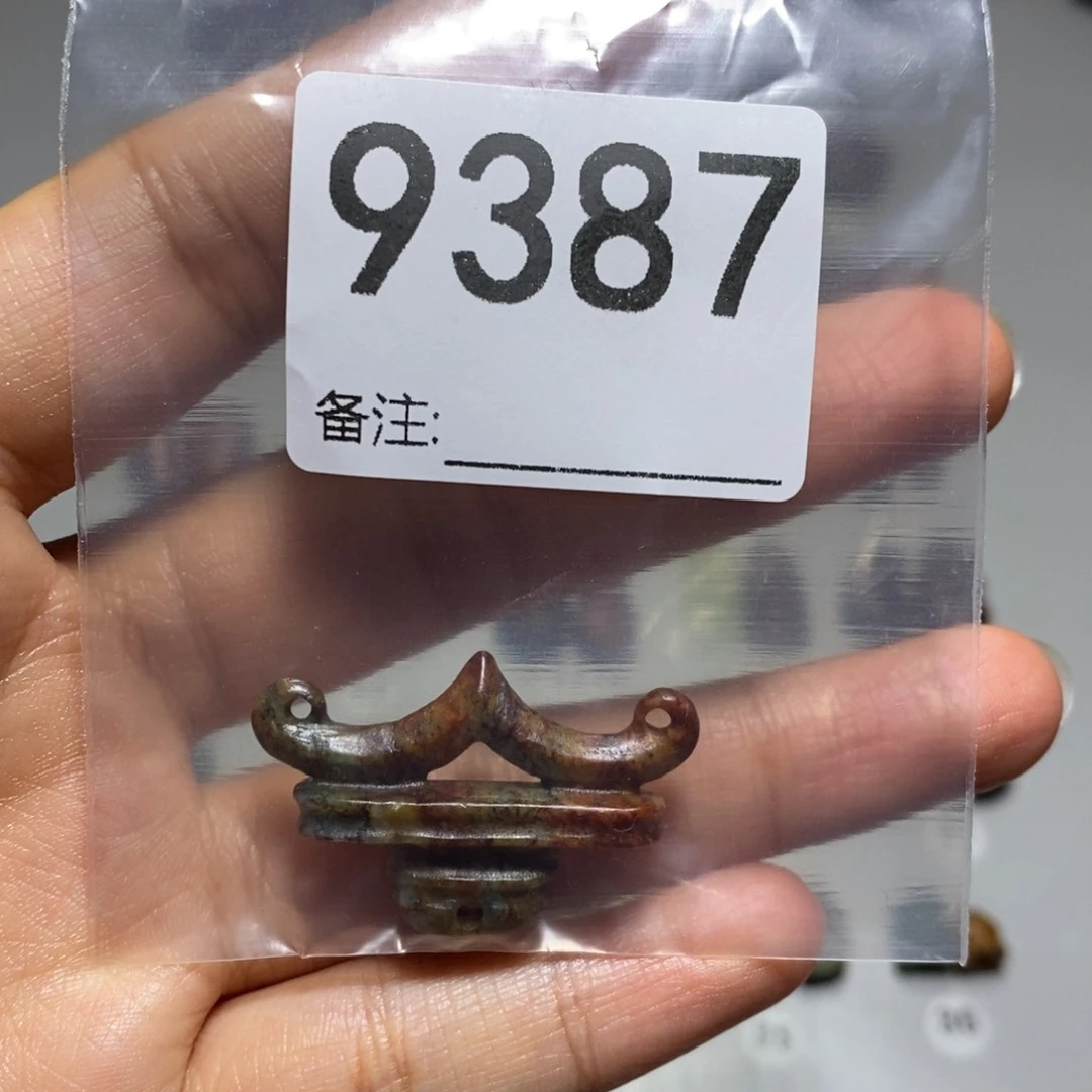 颈饰未镶嵌透闪石质玉自***的