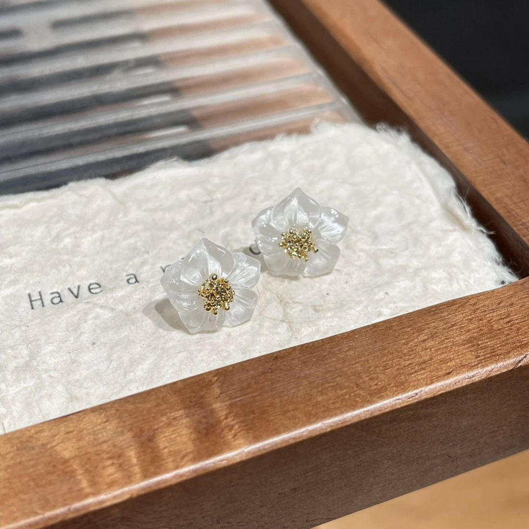 时尚设计感ins冰系花朵款耳钉小众精致优雅耳饰R2689