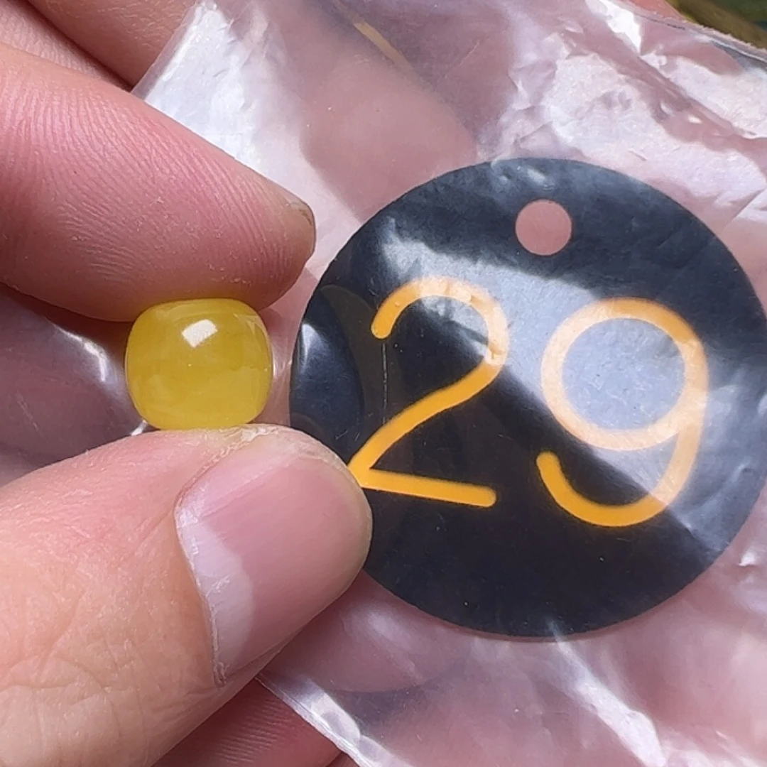 蜜蜡未镶嵌珠宝奇石10.7m m