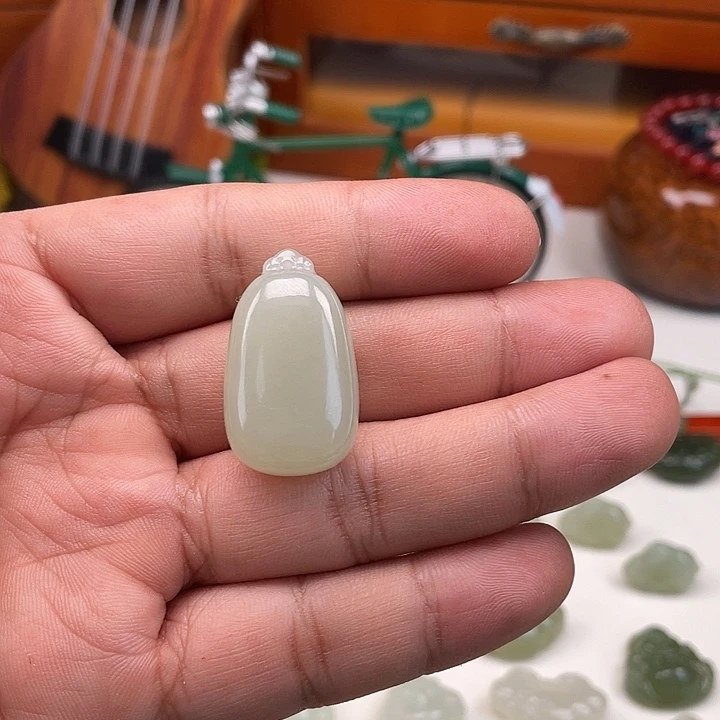 和田玉吊坠(不含链)未镶嵌