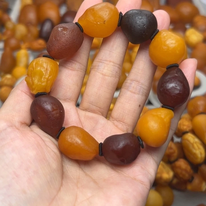 琥珀未镶嵌颈饰天然蜜蜡