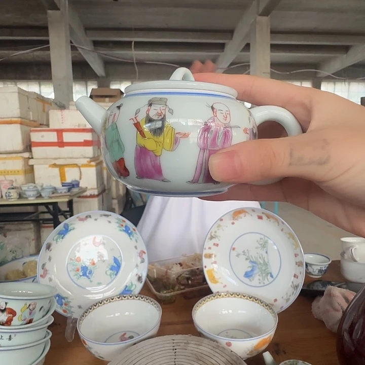 景德镇高温陶瓷八仙过海茶壶1个