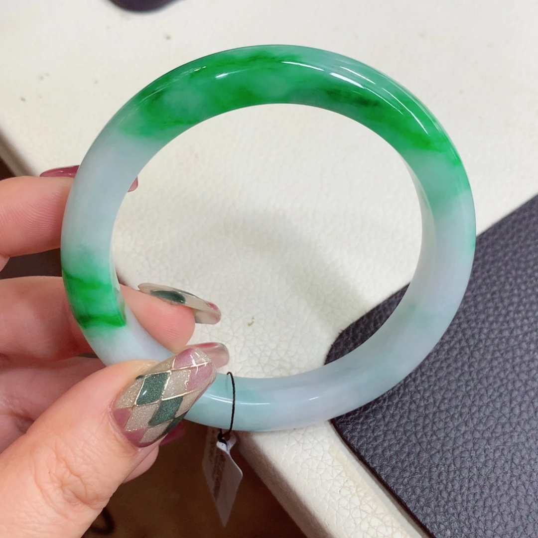 未镶嵌手镯翡翠缅甸