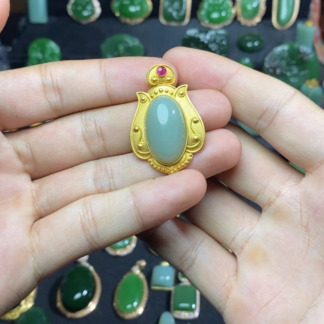 吊坠(不含链)18K金镶嵌和田玉（碧玉）