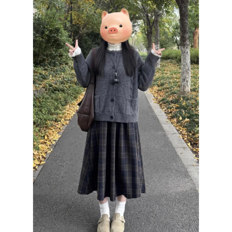 小香风灰色毛衣外套女2025新款秋冬季加厚保暖宽松慵懒风针织开衫