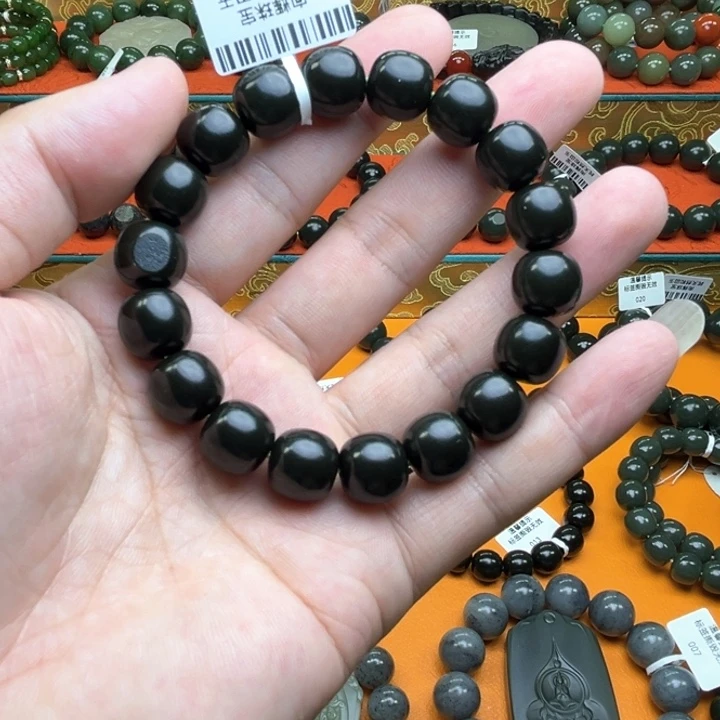 凯***旋和田玉（青玉）未镶嵌手链