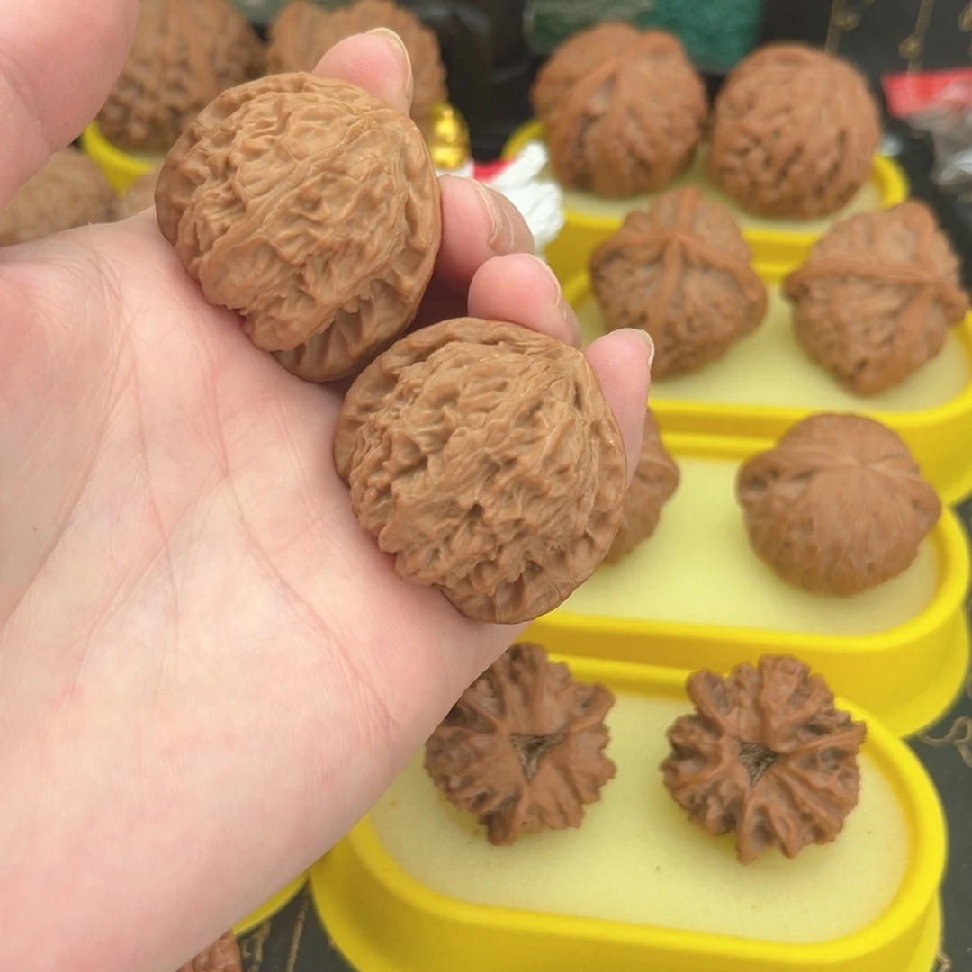 文玩核桃把件三角白