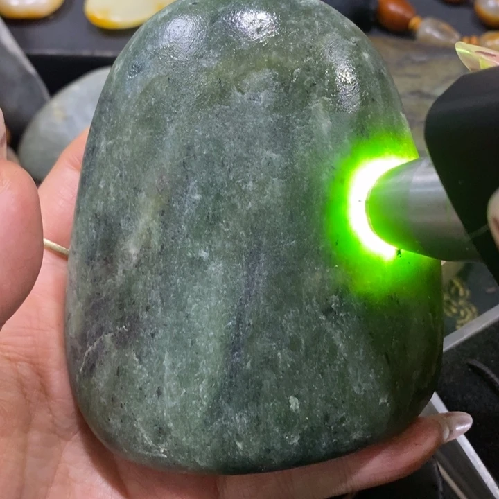 未镶嵌和田玉（子料）摆件