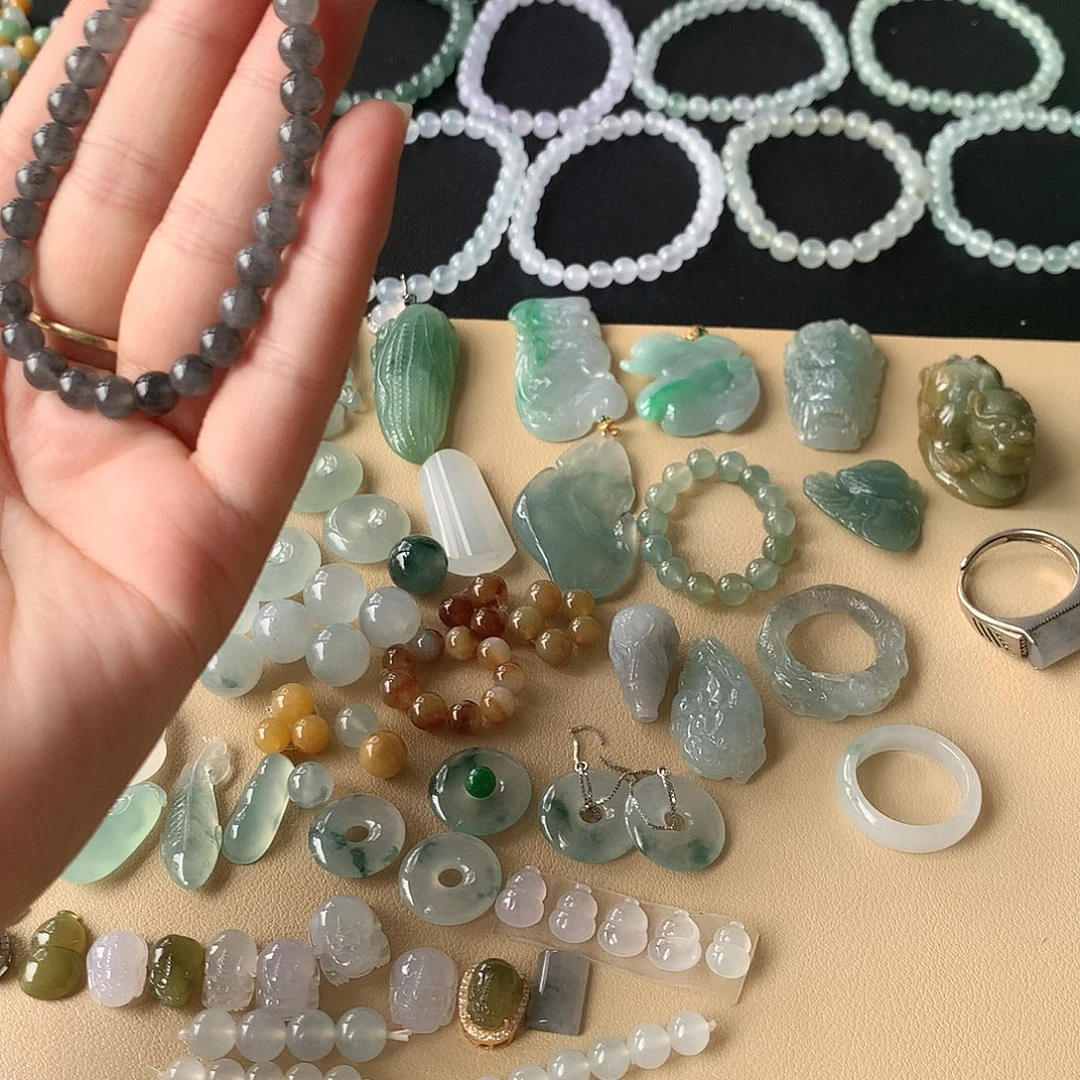 翡翠未镶嵌颈饰手串