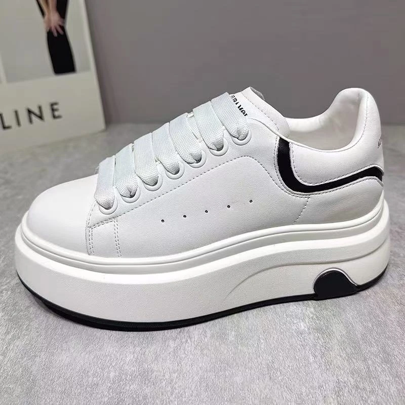 【春树暮云】2025春季爱心设计款增高小白鞋 8819 DFN