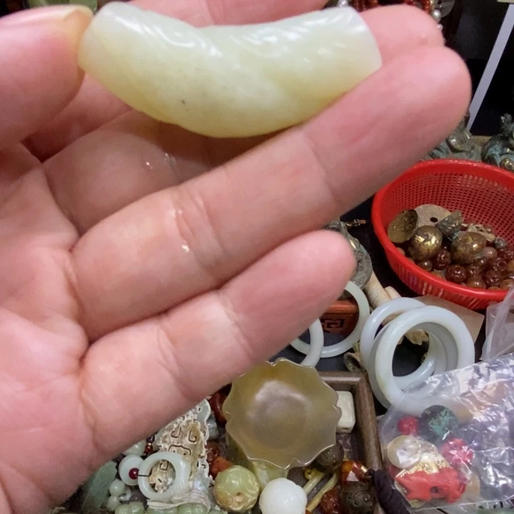 未镶嵌和田玉（糖玉）挂件