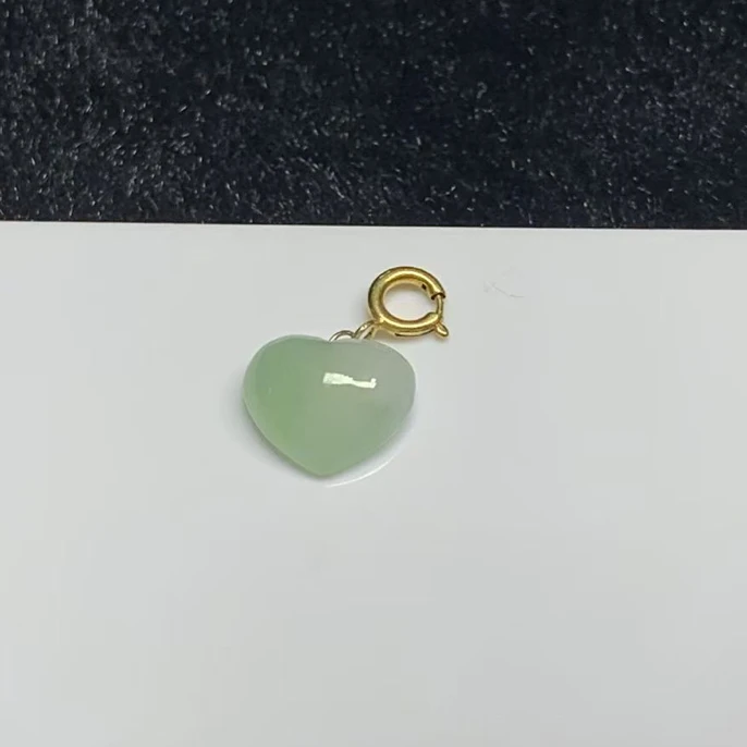 天然缅甸翡翠A货18k万能扣冰绿爱心小滴流尺寸 6.8×8.2×3.2