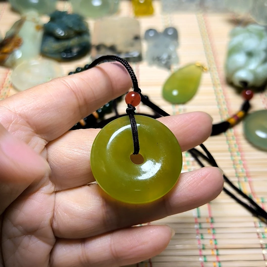 李***瑶岫玉未镶嵌吊坠(不含链)