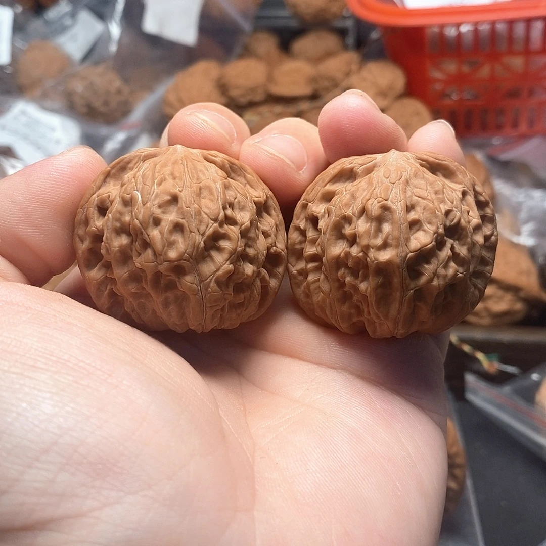 榆***帅1文玩核桃兴隆磨盘40-319